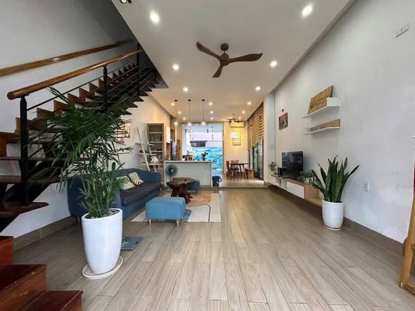 gốc hai mặt tiền gần cầu Hòa Xuân - Cẩm Lệ