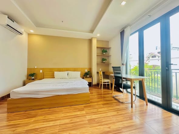 Nguyen Xuan Khoat Street, Son Tra District, Da Nang