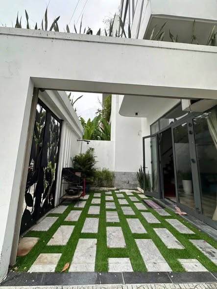 gốc hai mặt tiền gần cầu Hòa Xuân - Cẩm Lệ