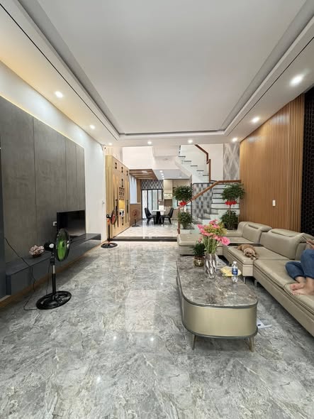 Phùng Chí Kiên, gần Nguyễn Sinh Sắc, Biển Nguyễn Tất Thành, Da Nang