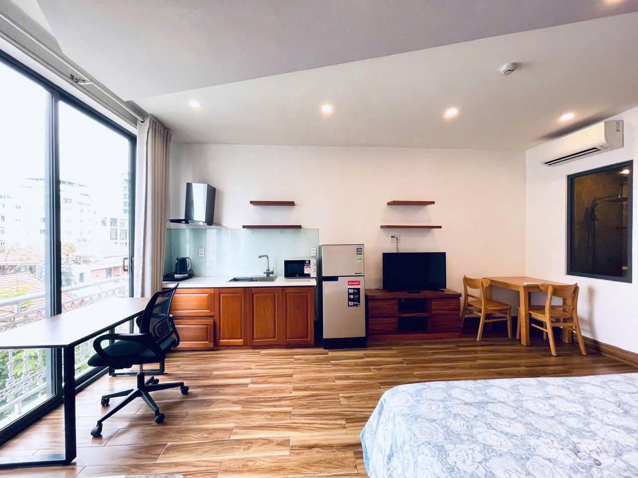 An Thượng 4 street, My An District, Da Nang city