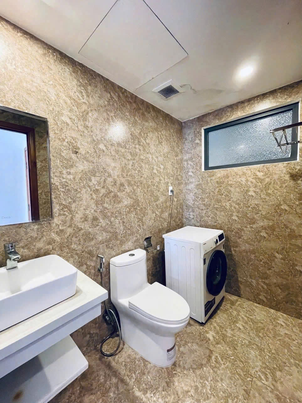 An Thượng 4 street, My An District, Da Nang city