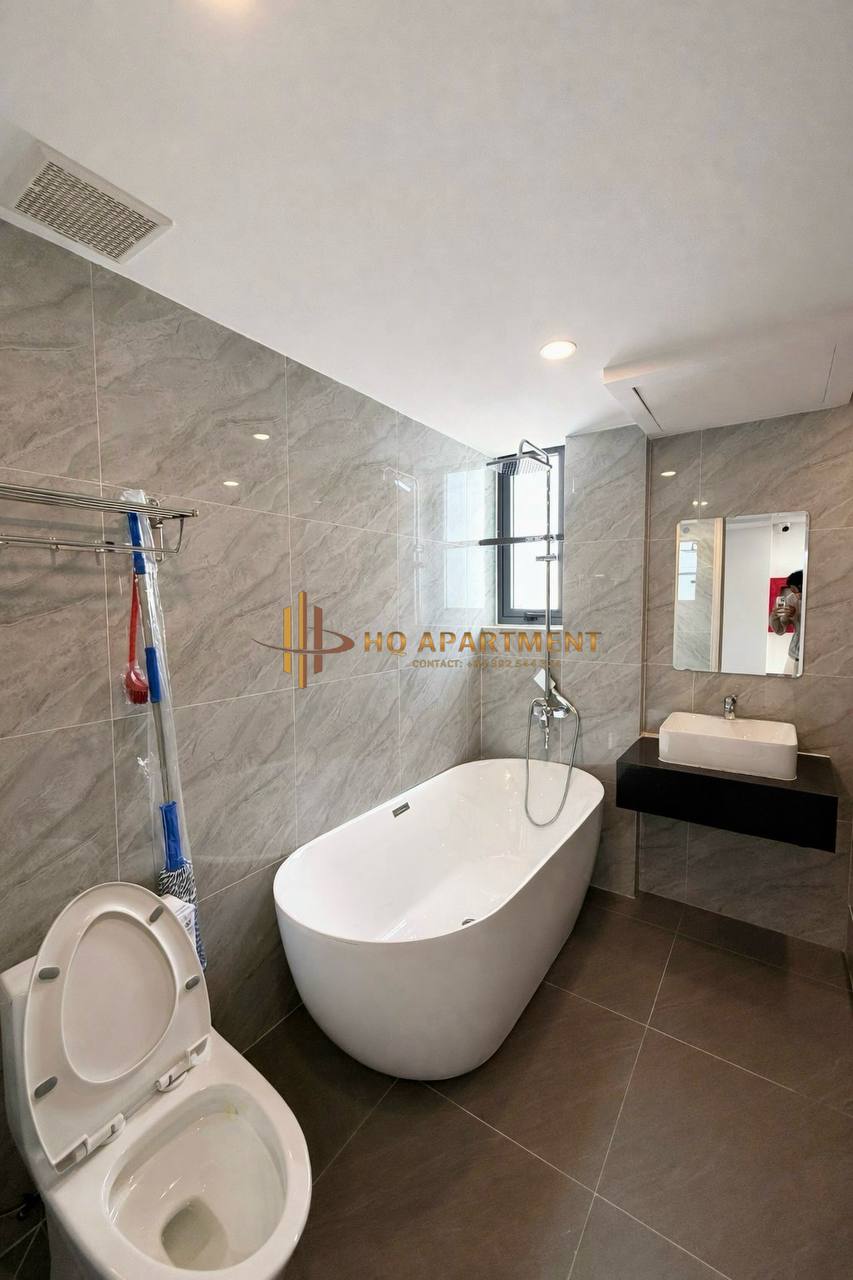 An Thượng 22 street, My An District, Da Nang city